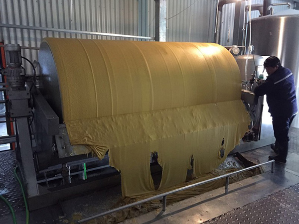 Juice vacuum drum filter