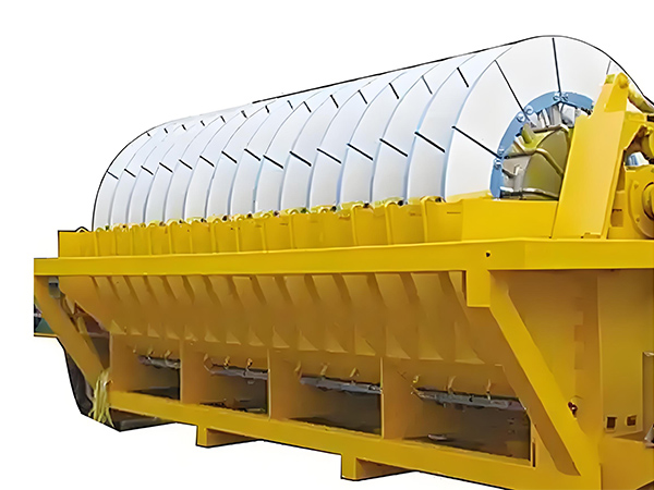 Ceramic vacuum filter