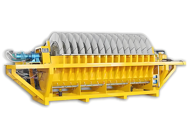 Ceramic vacuum filter